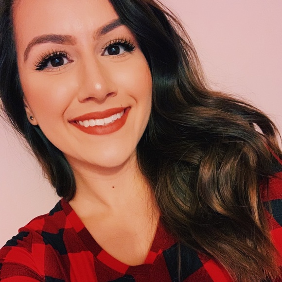 Meet your Posher, Krystal - Picture 1 of 1